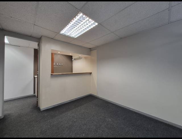 414M² OFFICE TO LET IN CRAIGHALL